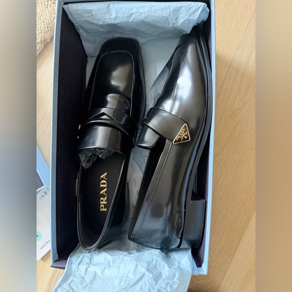 Prada womens leather flat loafers, new, size 40 fit size 9 - Picture 4 of 7